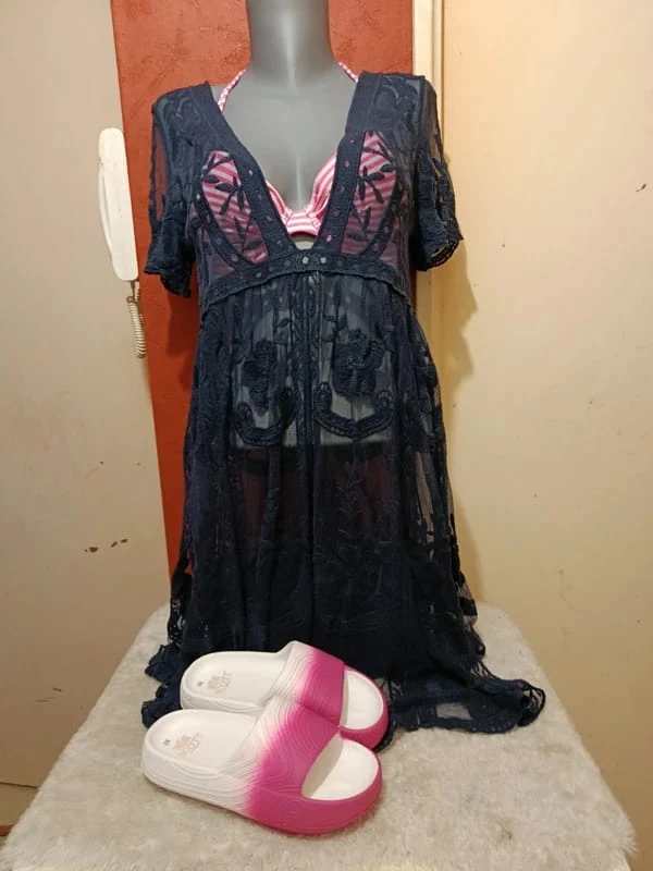 Bohemian chic lace beach dress with side slit One size fits all – photo 2
